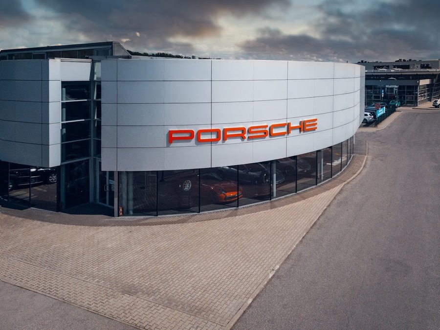 Porsche Center Riga